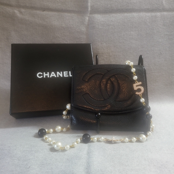 CHANEL Handbags - Chanel caviar black leather compact wallet with box